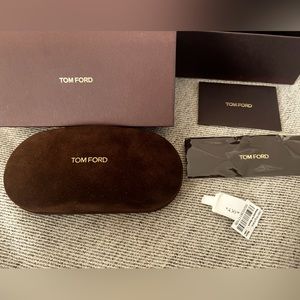 New Tom Ford Sunglasses Eyeglasses Hard Case in Brown Suede With Cloth And Box